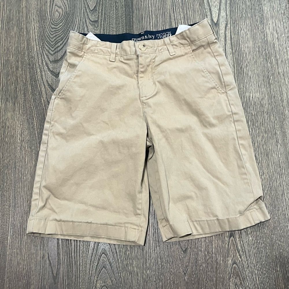 Crown & Ivy Boys Youth Motion Flex Shorts Flat Front Stretch Khaki Size 16R